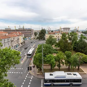 https://seamans-house.sozopol-hotels.com