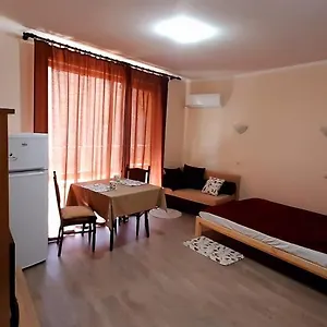 https://hotel-burgas-8016-34.sozopol-hotels.com